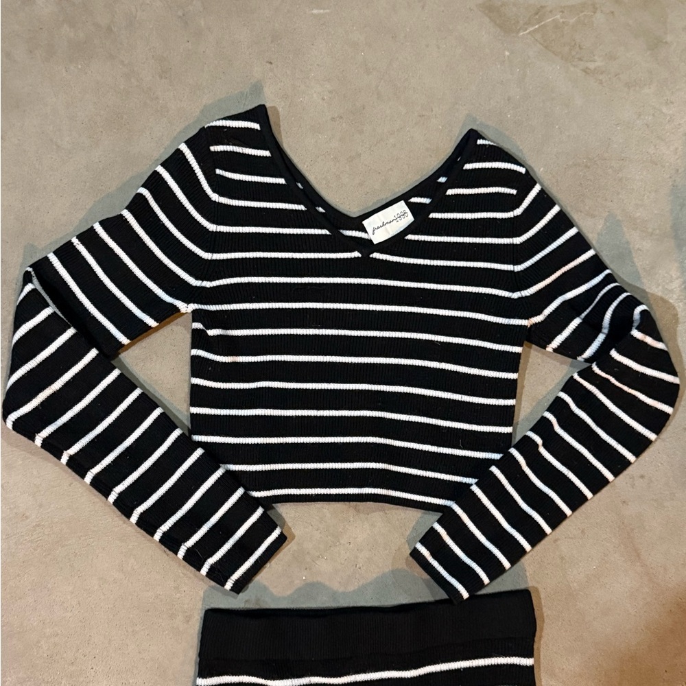 Freshman 1996 Two Piece Black and White Striped Soft Outfit - Picture 2 of 7